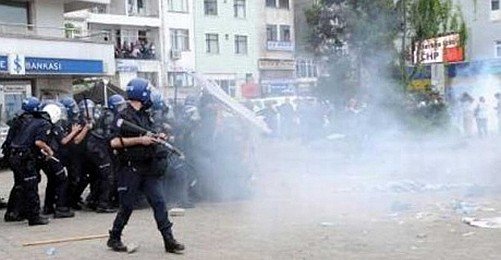 "Koruma Polisleri Hastane Önünde Ateş Açtı"