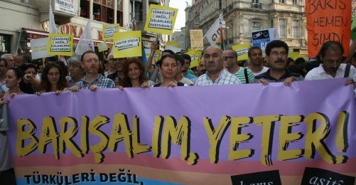 Taksim'den Yükselen Ses: Barışalım Yeter!