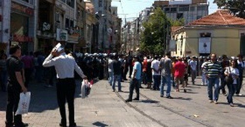 Polis Hava Harekatı Protestosuna Müdahale Etti