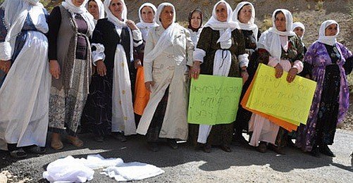 Barış Anneleri Beyaz Tülbent Bıraktı 