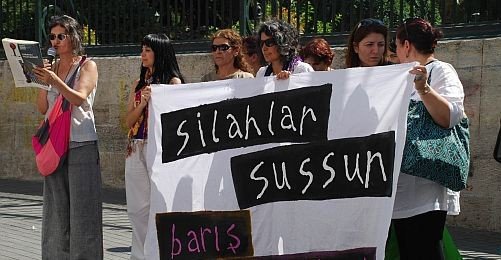 Kadınlar Barış İçin Ankara'ya Yürüyor!