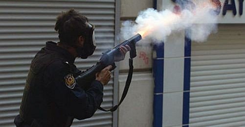 Yine Gaz Bombası: Biri Çocuk İki Yaralı 