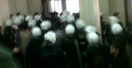İstanbul Üniversitesi'nde 23 Gözaltı