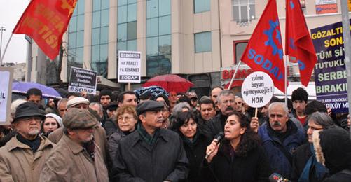 Turkish People Call for Peace