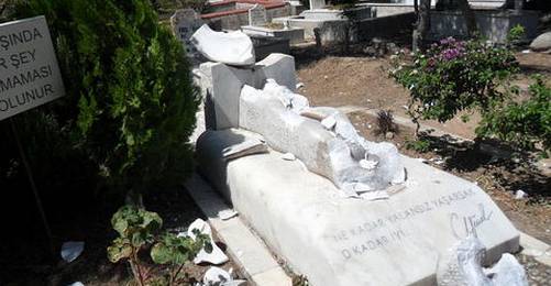 Can Yücel'in Mezarına Saldırıya 4 Yıl İstendi