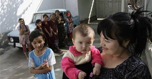 Özbekistan'da Kadınlar Zorla Kısırlaştırılıyor