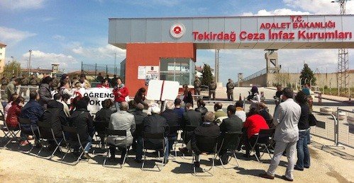 A Lecture in front of Tekirdağ Prison