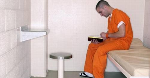 Kitap Okudukça Hapis Azalıyor