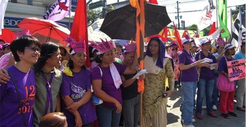 Filipinler Ev İşçileri Sözleşmesini İmzaladı