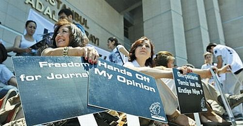 Press Freedom Associations Call for Journalists' Release  