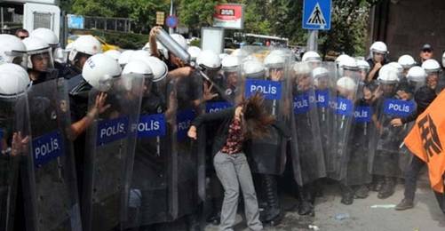 Halkevleri Üyelerine Polis Müdahalesi