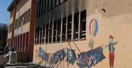 Diyarbakır ve Şırnak'ta Okullara Saldırı