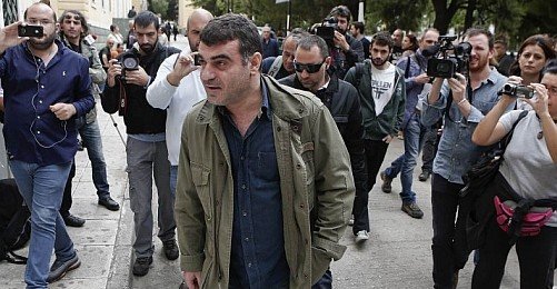 Yunanistanlı Gazeteci "Liste" Açıklamaktan Gözaltında