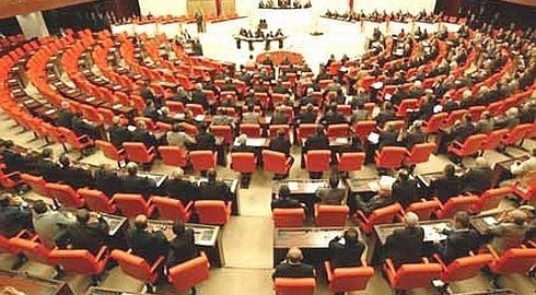 Parliament to discuss court reform