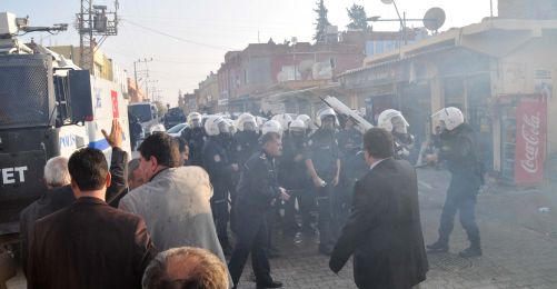 BDP'li Vekillere Polis Müdahalesi