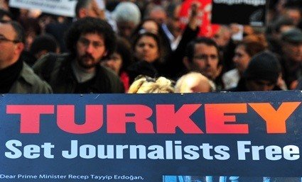 Call to Send Cards to Jailed Journalists