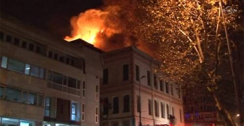 Tarihi İl Milli Eğitim Müdürlüğü Binasında Yangın