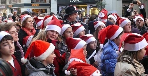Christmas Carols Alleviate Istanbul Greeks' Fears