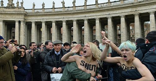 Femen Papa'ya Seslendi: Gaylere Güveniyoruz