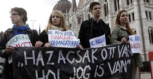 Macaristan'da Halka Rağmen Anayasa