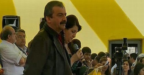 Öcalan: "Our Armed Forces Should Withdraw Beyond Border"