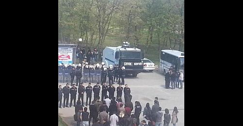On Dokuz Mayıs Üniversitesi’nde Çevik Kuvvet Saldırısı, 42 Gözaltı
