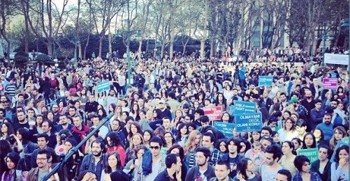 Taksim Gezi için Ayağa Kalktılar 