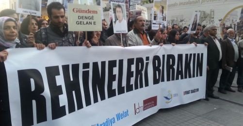 Gazeteciler KCK'den Tutuklu Meslektaşları için Yürüdü