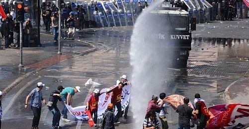 May Day in Istanbul: 72 Detained, Scores Injured 