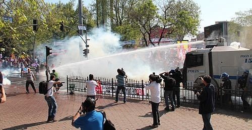 Police Sieges Istanbul on May Day