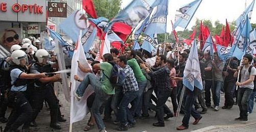 İzmir’de de Reyhanlı Protestosuna Polis Saldırısı