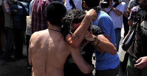 Police Violence Leaves At Least 100 Injured in Taksim 