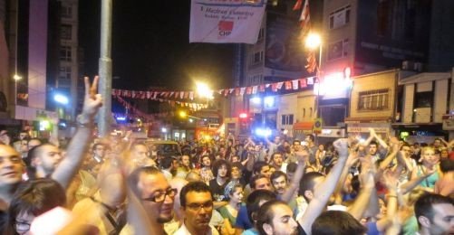 Kadıköy Ayakta: "Her Yer Taksim"