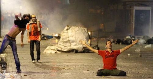 Türkiye Ayakta: Ankara, İzmir de Saldırıya Direniyor