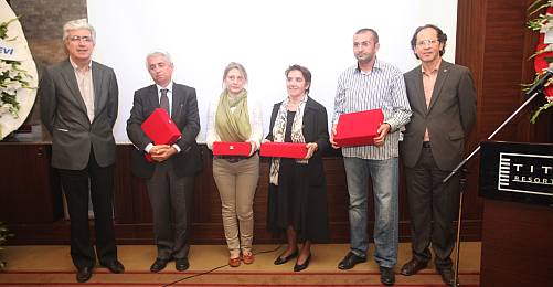 Selvi, Altan, İlkiz ve Aram Yayınları’na İfade Özgürlüğü Ödülü 