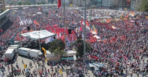 Yüzbinlerce İstanbullu Gezi Parkı İçin Meydanda