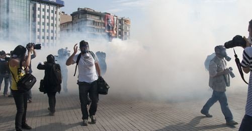 RSF: Gazeteciler Krizin Günah Keçileri