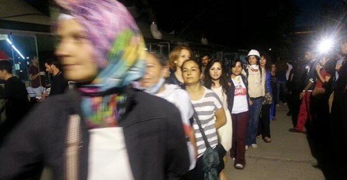 Gezi Parkı'na Kadın Zinciri