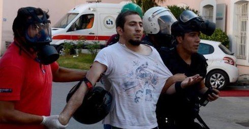 882 Detained, 6 Arrested in Istanbul 