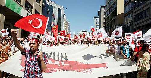 Kadıköy'de Binler Madımak'ı Andı
