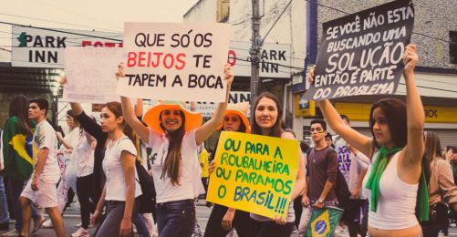 Brezilyalı Gençler Para Endeksli Politikadan Bıktı