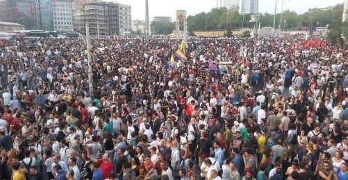 Binler Taksim'den Seslendi: Her Yer Lice Her Yer Direniş