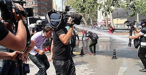 TGS: Polis 13 Haberciyi Yaraladı, İki Gazeteciyi Gözaltına Aldı