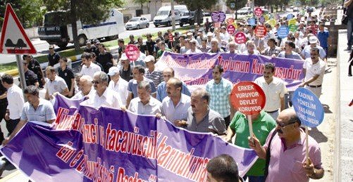 Diyarbakır'da Erkekler Tecavüze Karşı Yürüdü