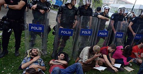 Politik olmak, Apolitik olmak ve Gezi Olayları