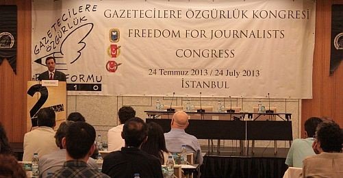 Gazeteciler Türkiye'deki Basın Özgürlüğünü Tartıştı