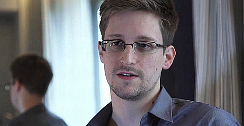 Eski CIA Çalışanı Snowden Rusya’ya Kabul Edilmeyi Bekliyor 
