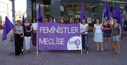 Kıbrıs'ta "Feministler Meclise" Kampanyası