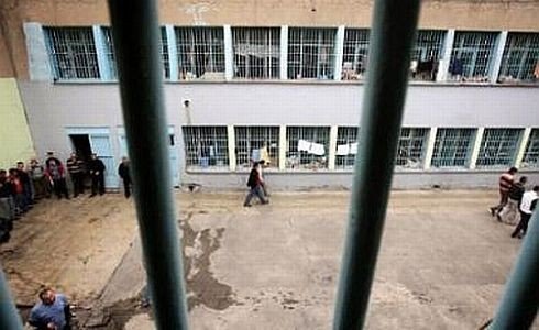 "872 Right Violations in Turkey’s Prisons in 2013” 