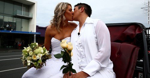 Yeni Zelanda’da İlk Eşcinsel Evlilik Gerçekleşti